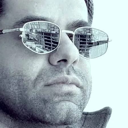 بی تو بی معنایم چو قصه ای بی پایان